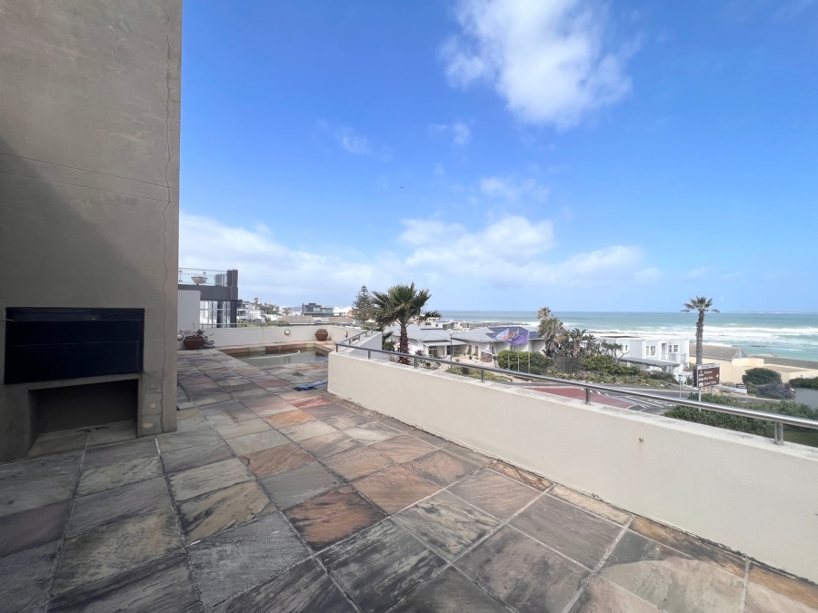 4 Bedroom Property for Sale in Bloubergstrand Western Cape